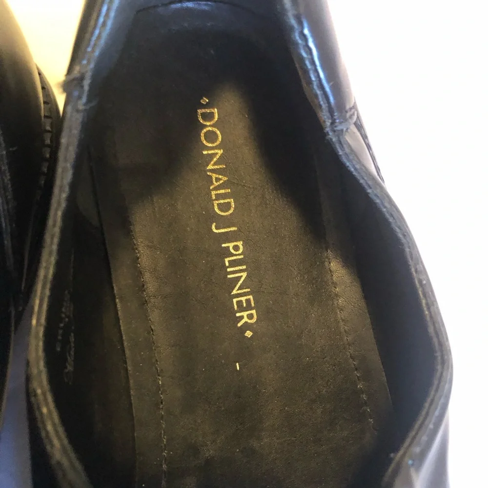 Donald J. Pliner Black Leather Loafers Sleek Design